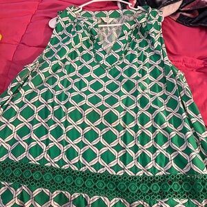 Crown & Ivy Green and White Geometric Top